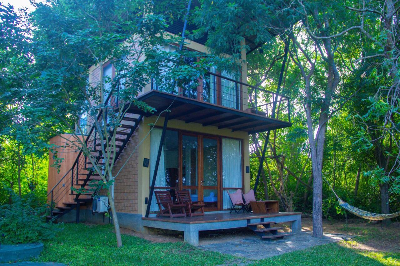 Breezy Lake Tissamaharama Ngoại thất bức ảnh