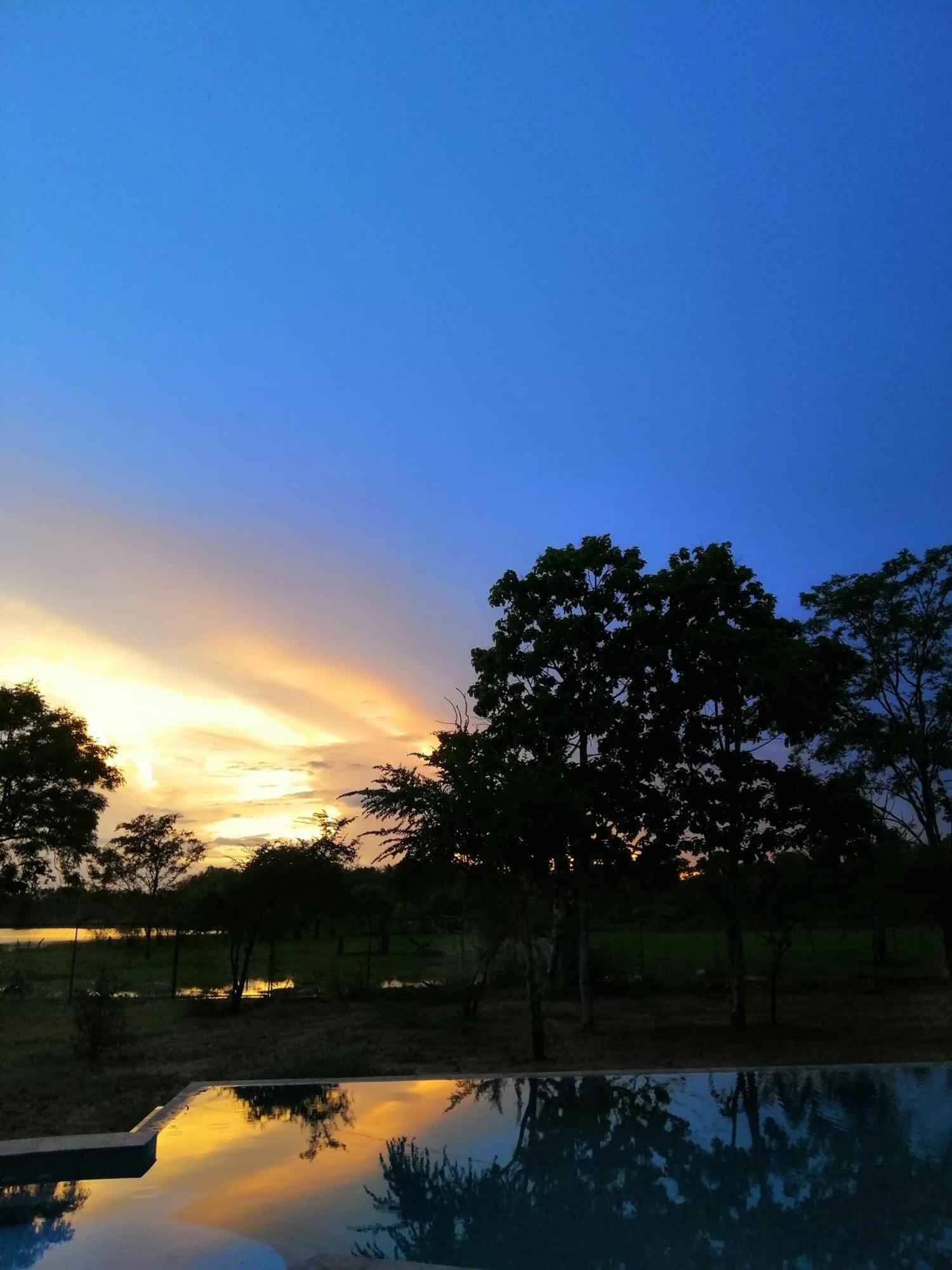 Breezy Lake Tissamaharama Ngoại thất bức ảnh