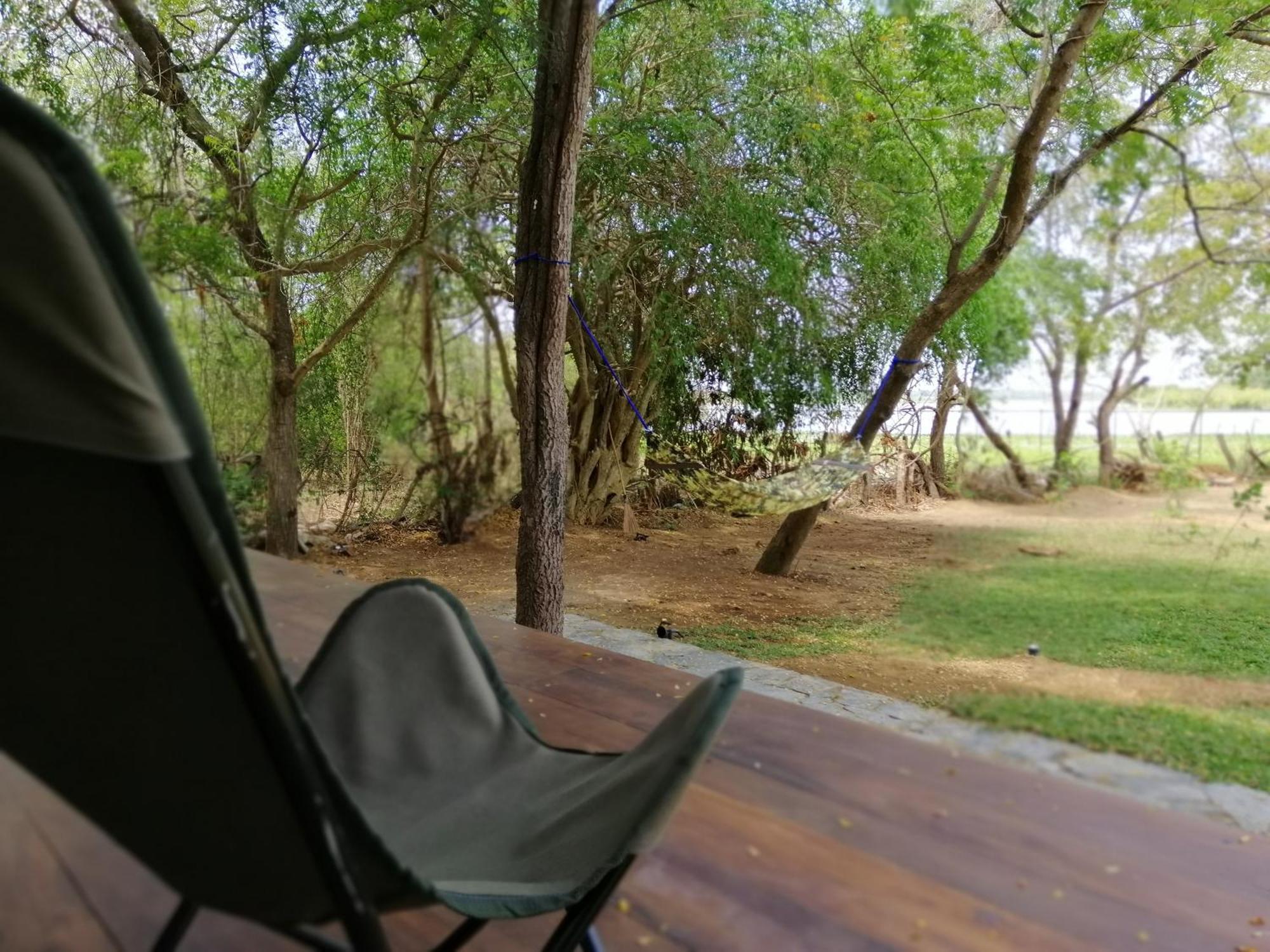 Breezy Lake Tissamaharama Ngoại thất bức ảnh