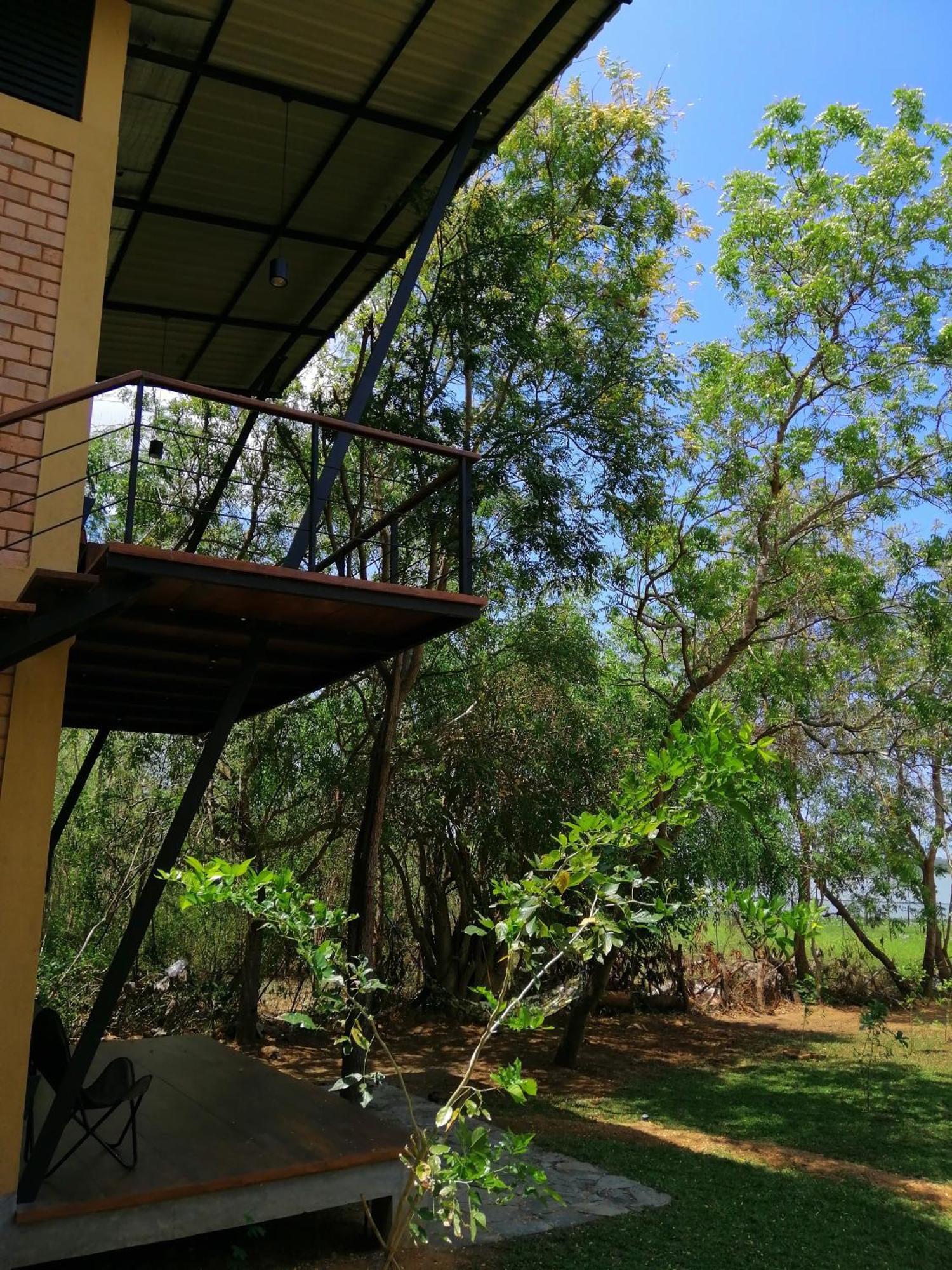 Breezy Lake Tissamaharama Ngoại thất bức ảnh