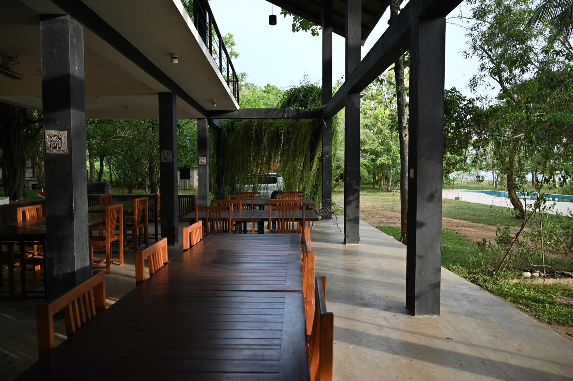 Breezy Lake Tissamaharama Ngoại thất bức ảnh