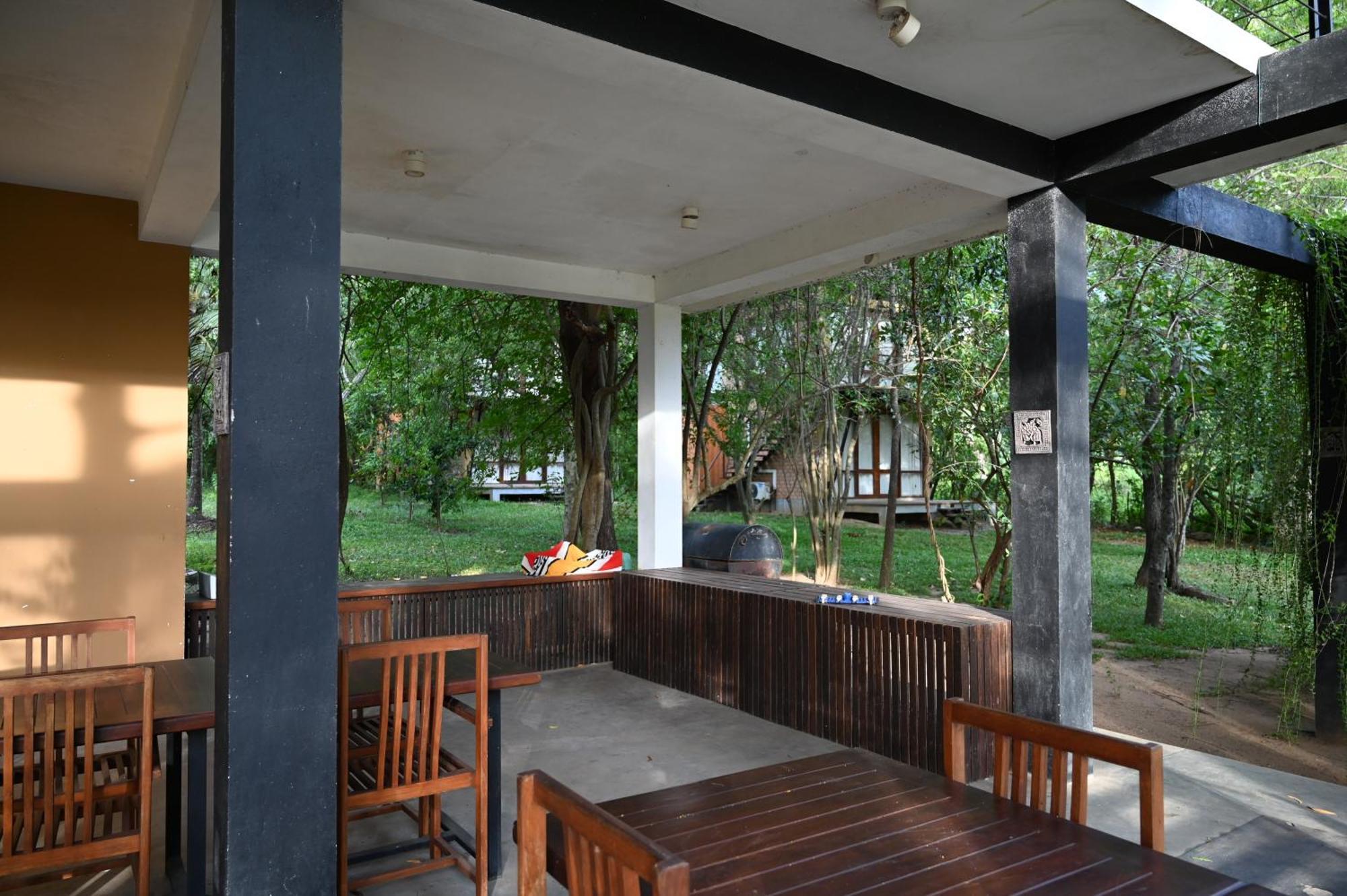 Breezy Lake Tissamaharama Ngoại thất bức ảnh