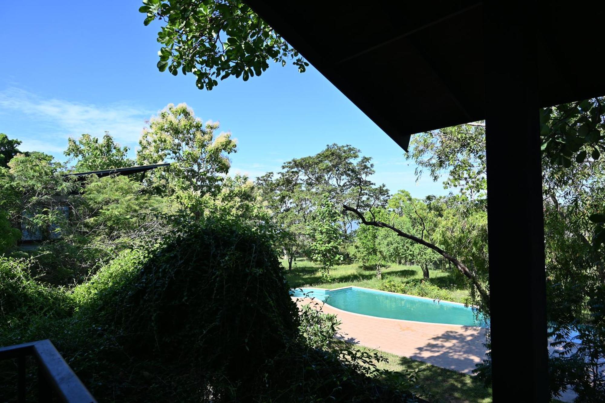 Breezy Lake Tissamaharama Ngoại thất bức ảnh